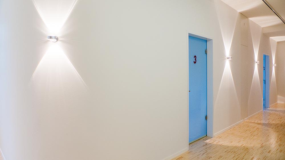 Flur in einer orthopädischen Praxis Flur in einer orthopädischen Praxis